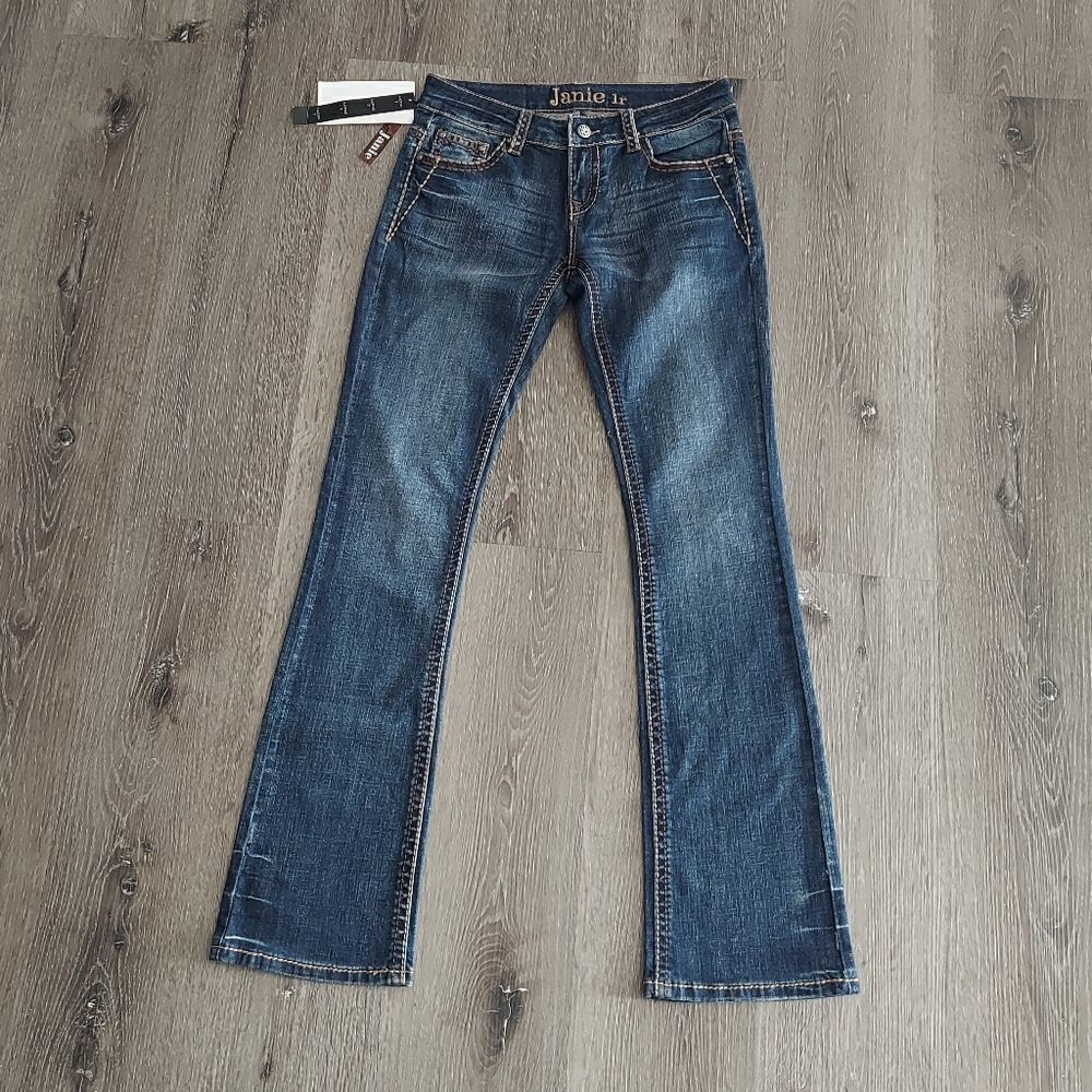 Janie Bootcut Flare Jeans Embellished Back Pockets Size 7 NWT
